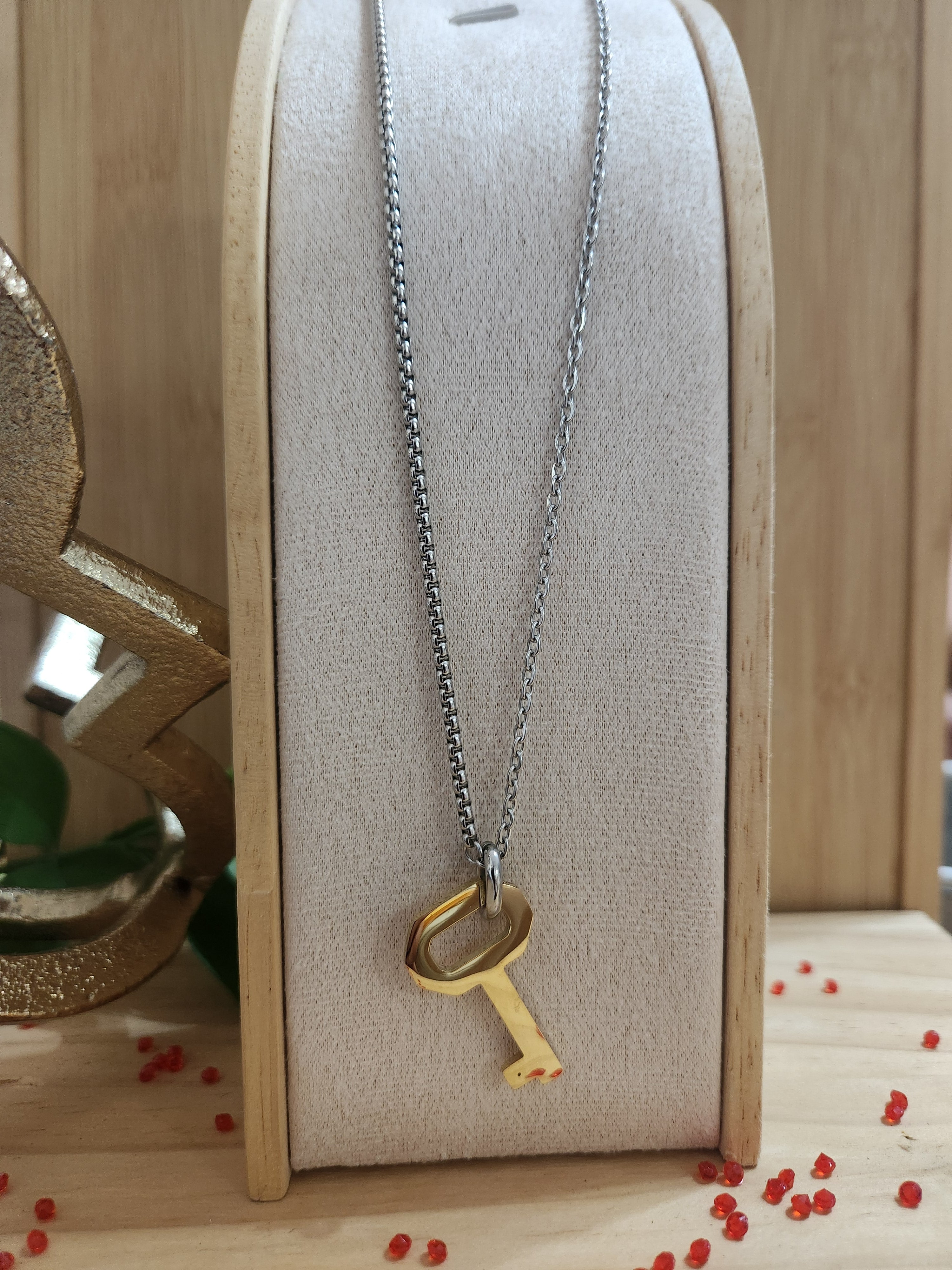 Llave Dorada Collar